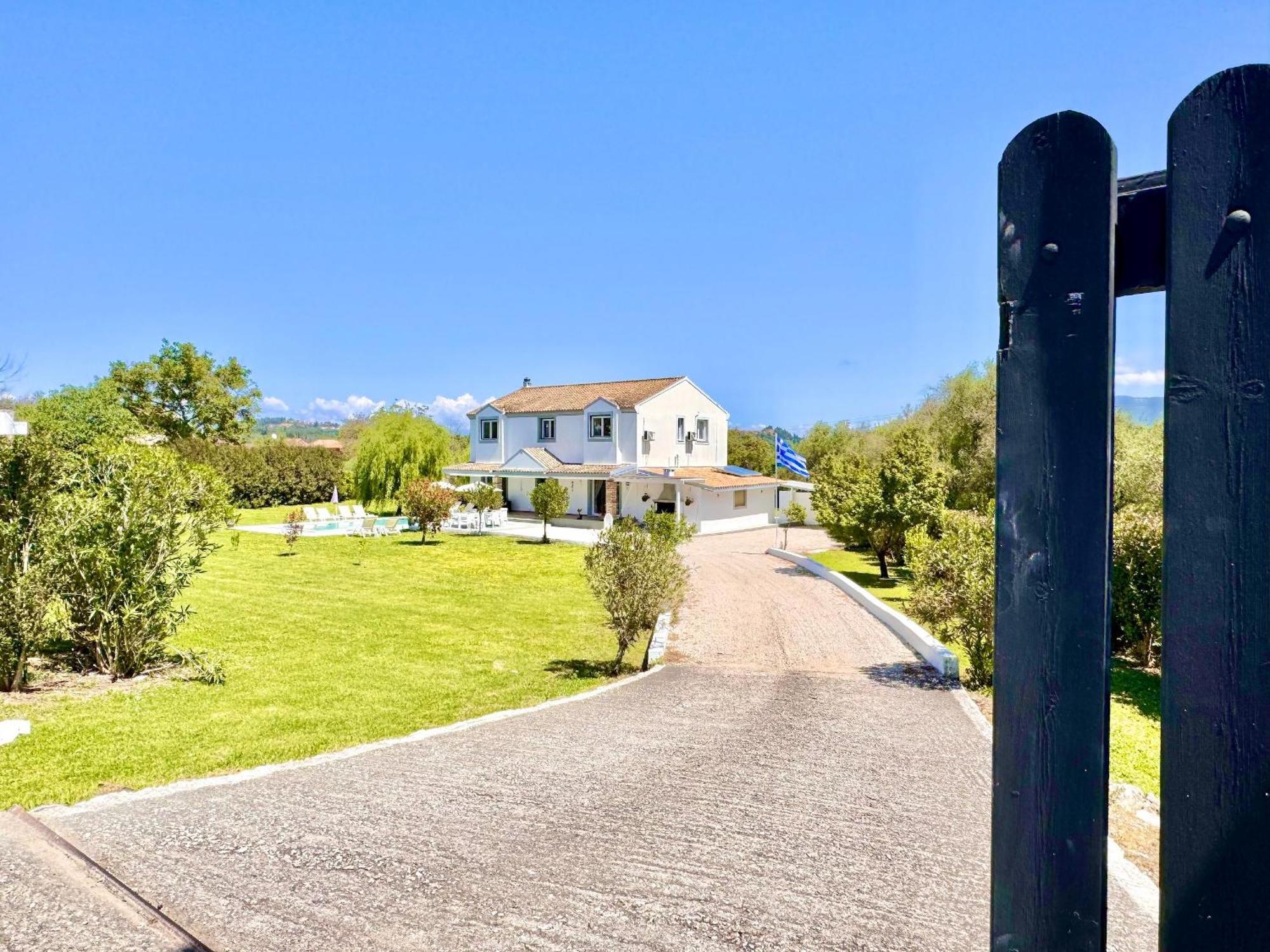 Villa Rubina Sidari With Private Pool By Dadovillas Velonádes Exterior foto